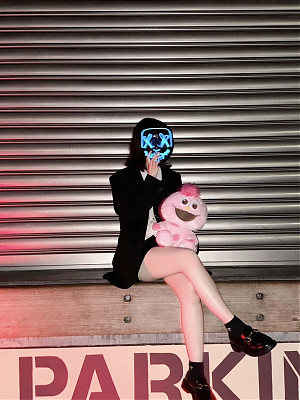 しろ